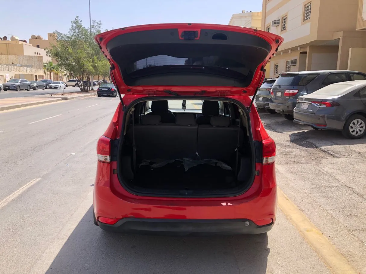 Car image 20