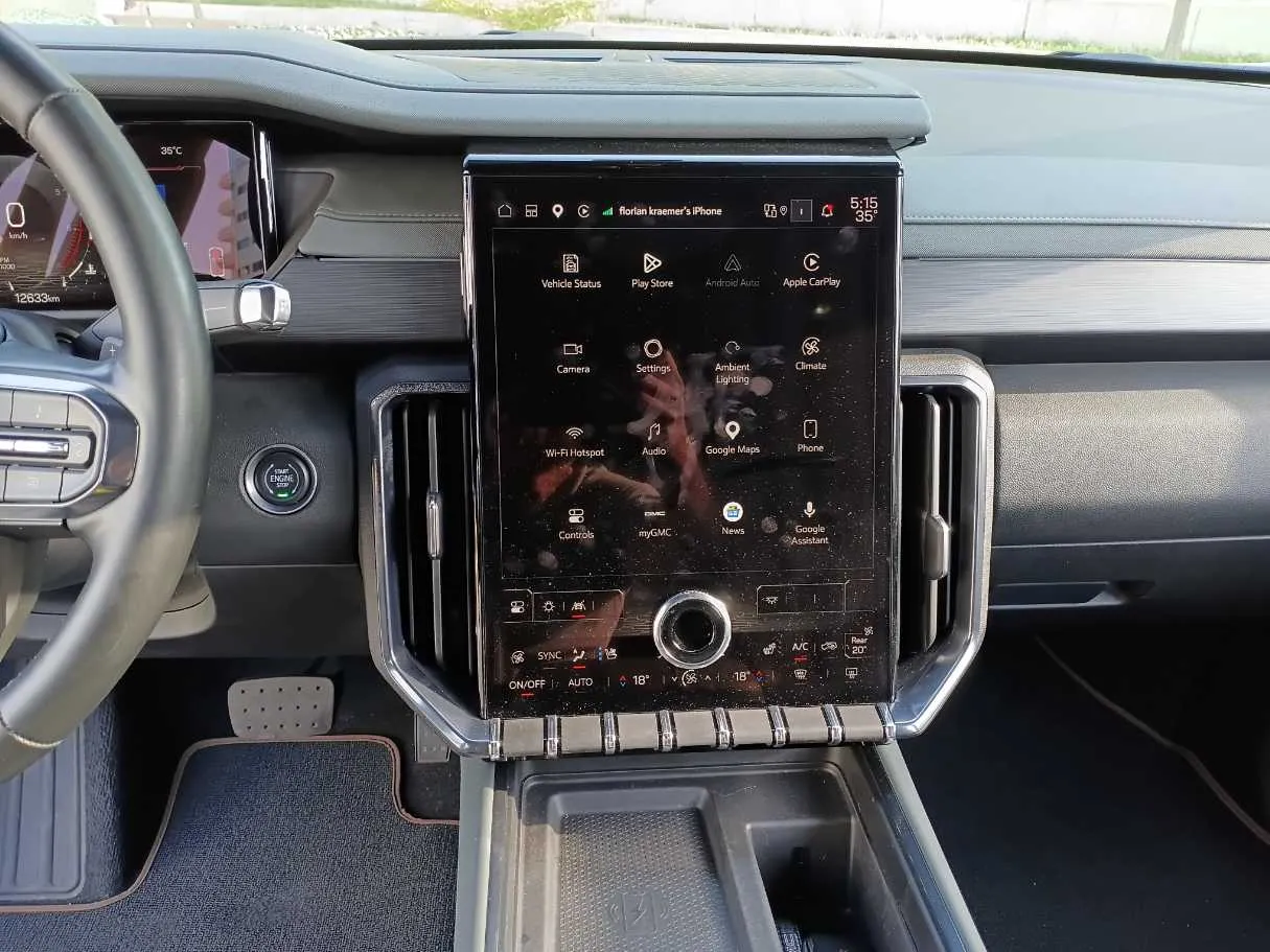Car image 18