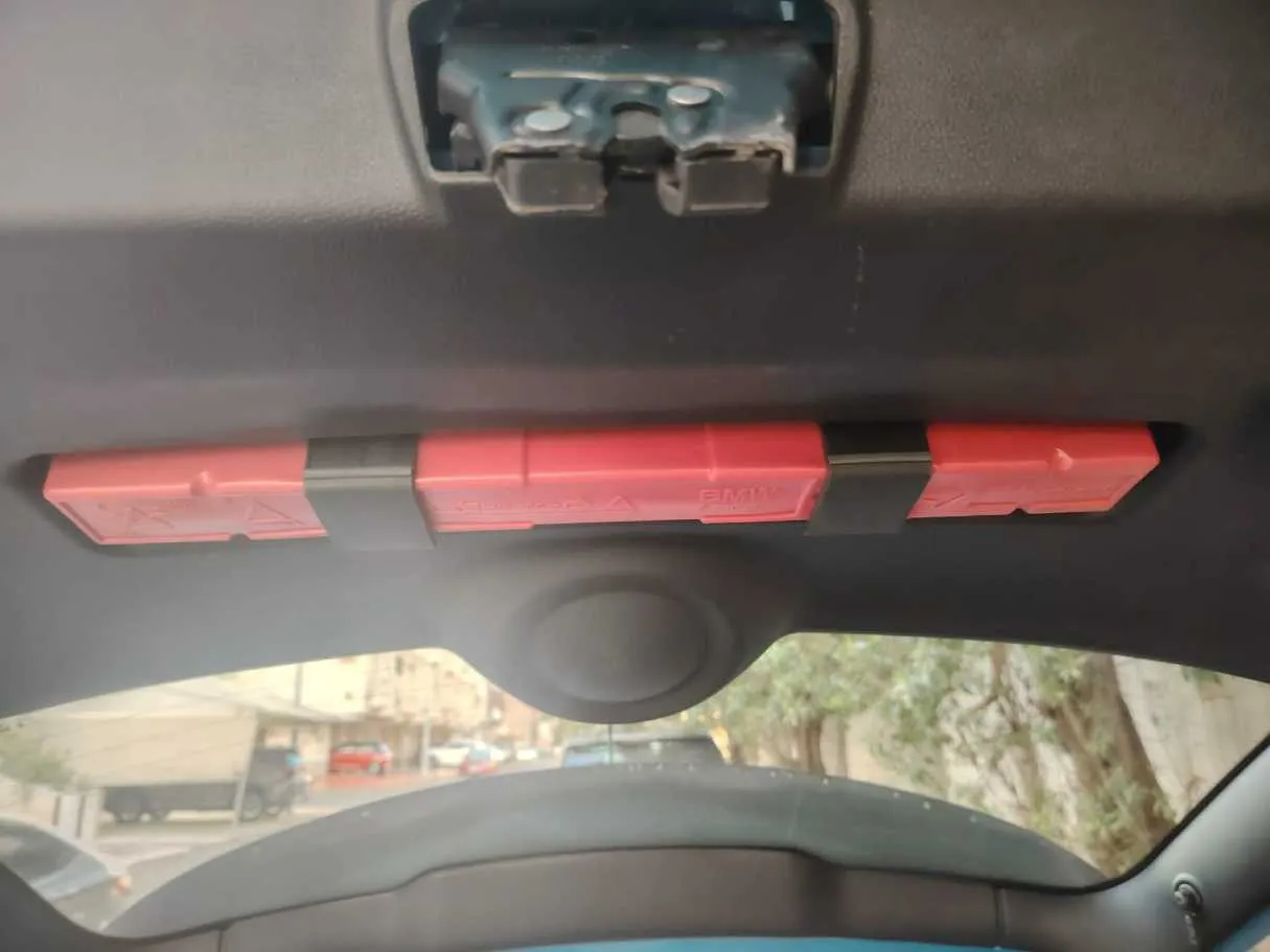 Car image 30