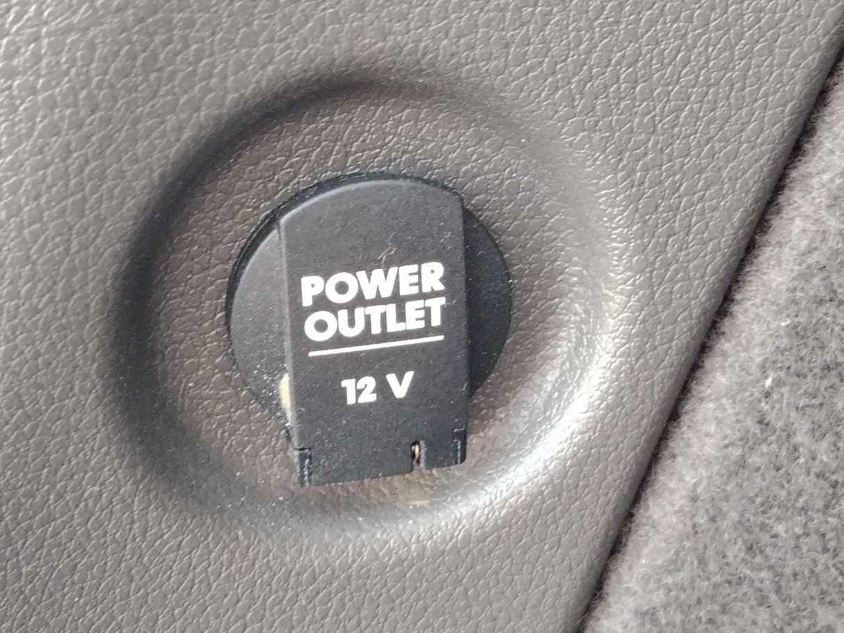 Car image 28