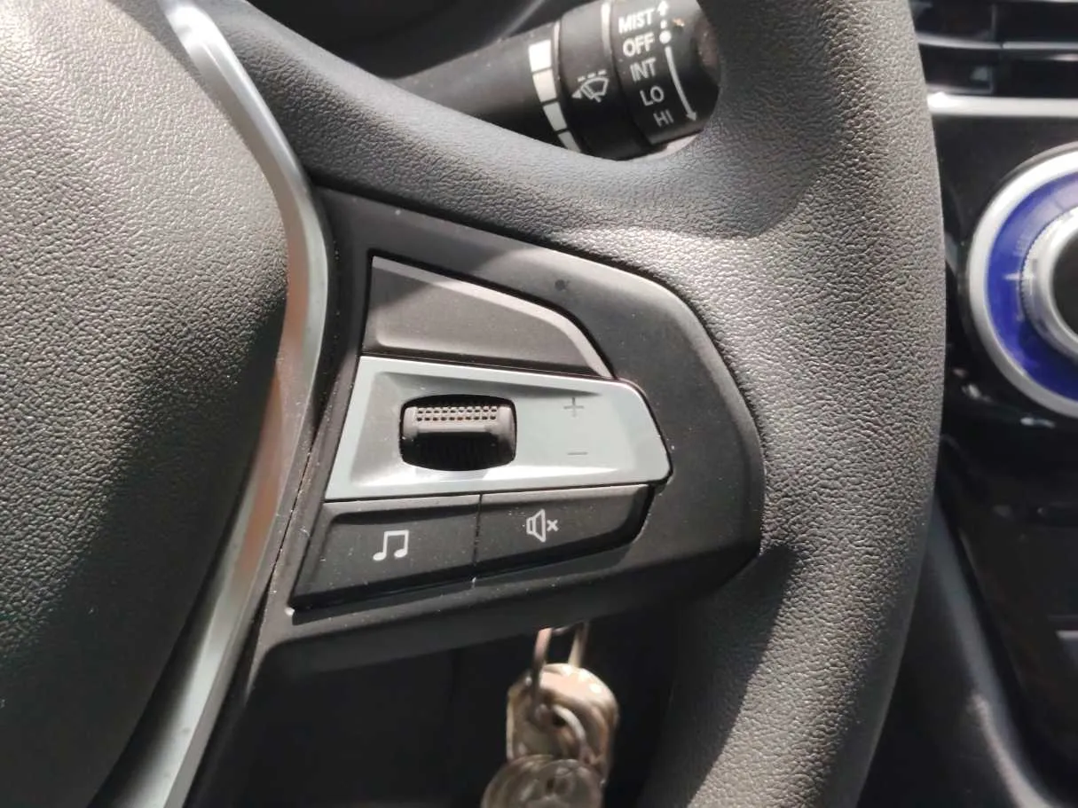 Car image 23