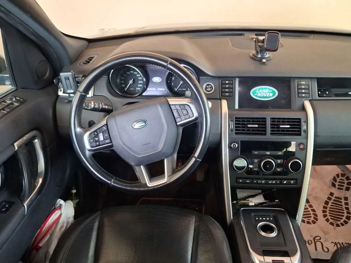 Car image 16