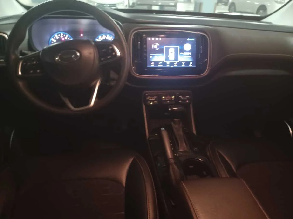 Car image 15