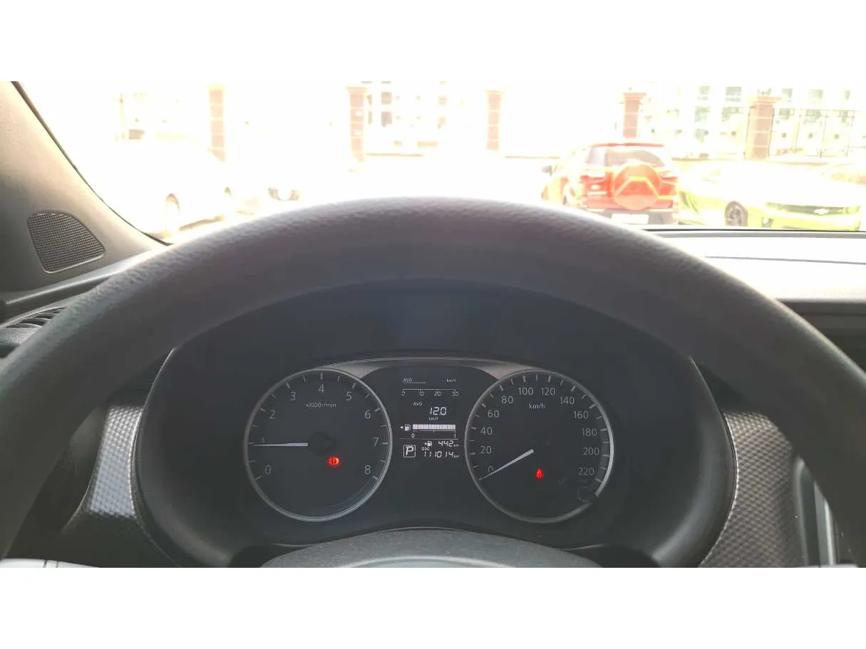 Car image 18