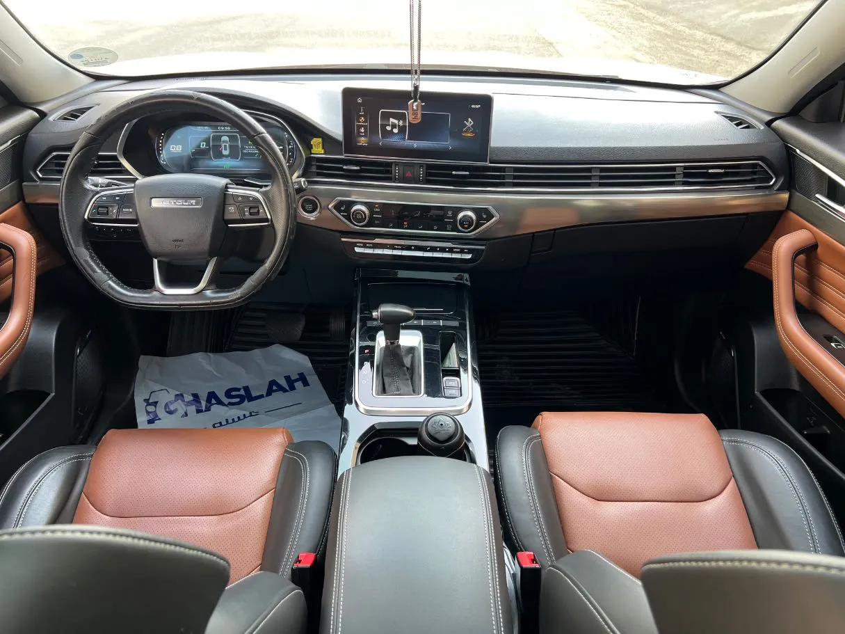 Car image 15