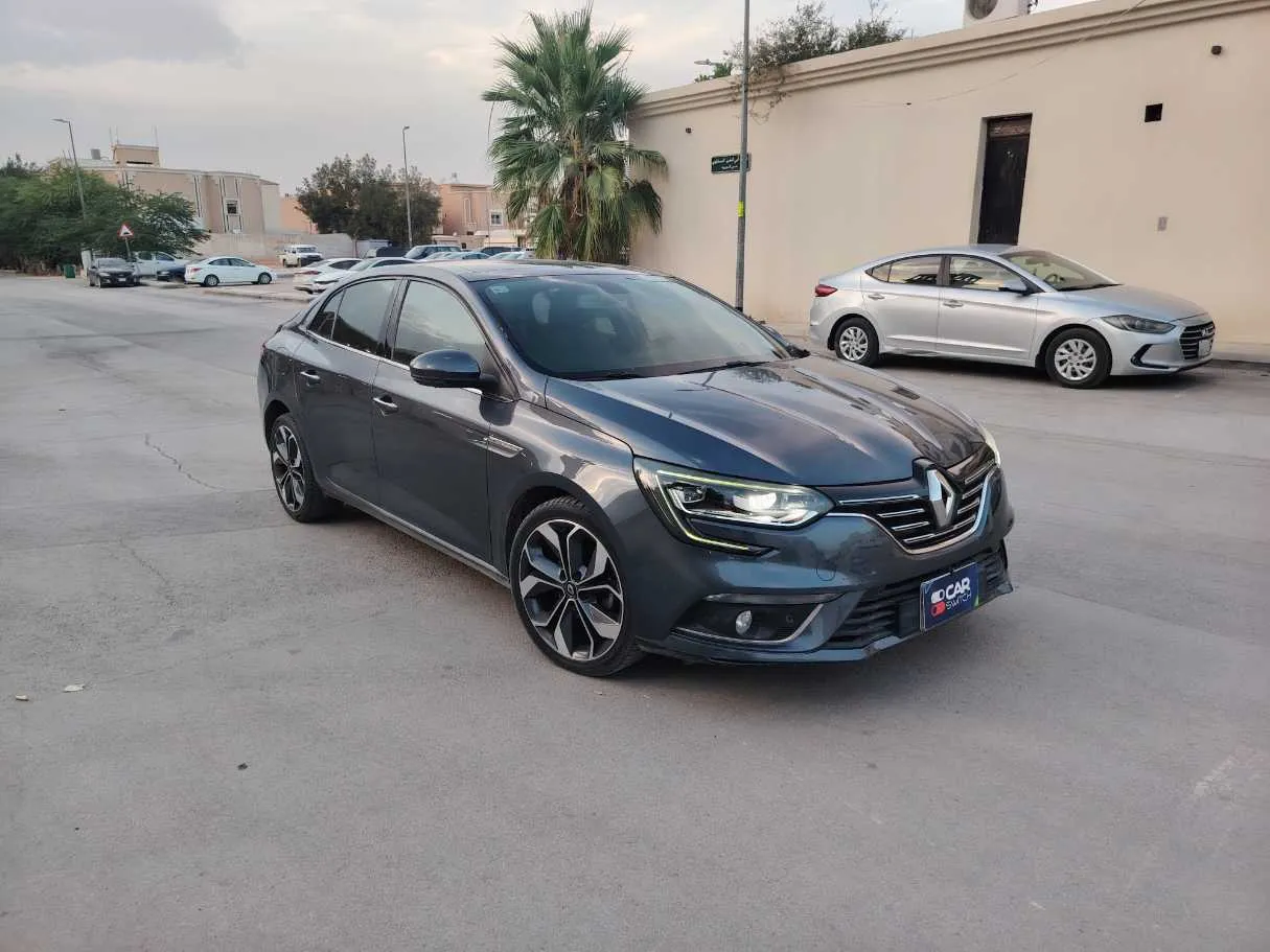 Car image 3
