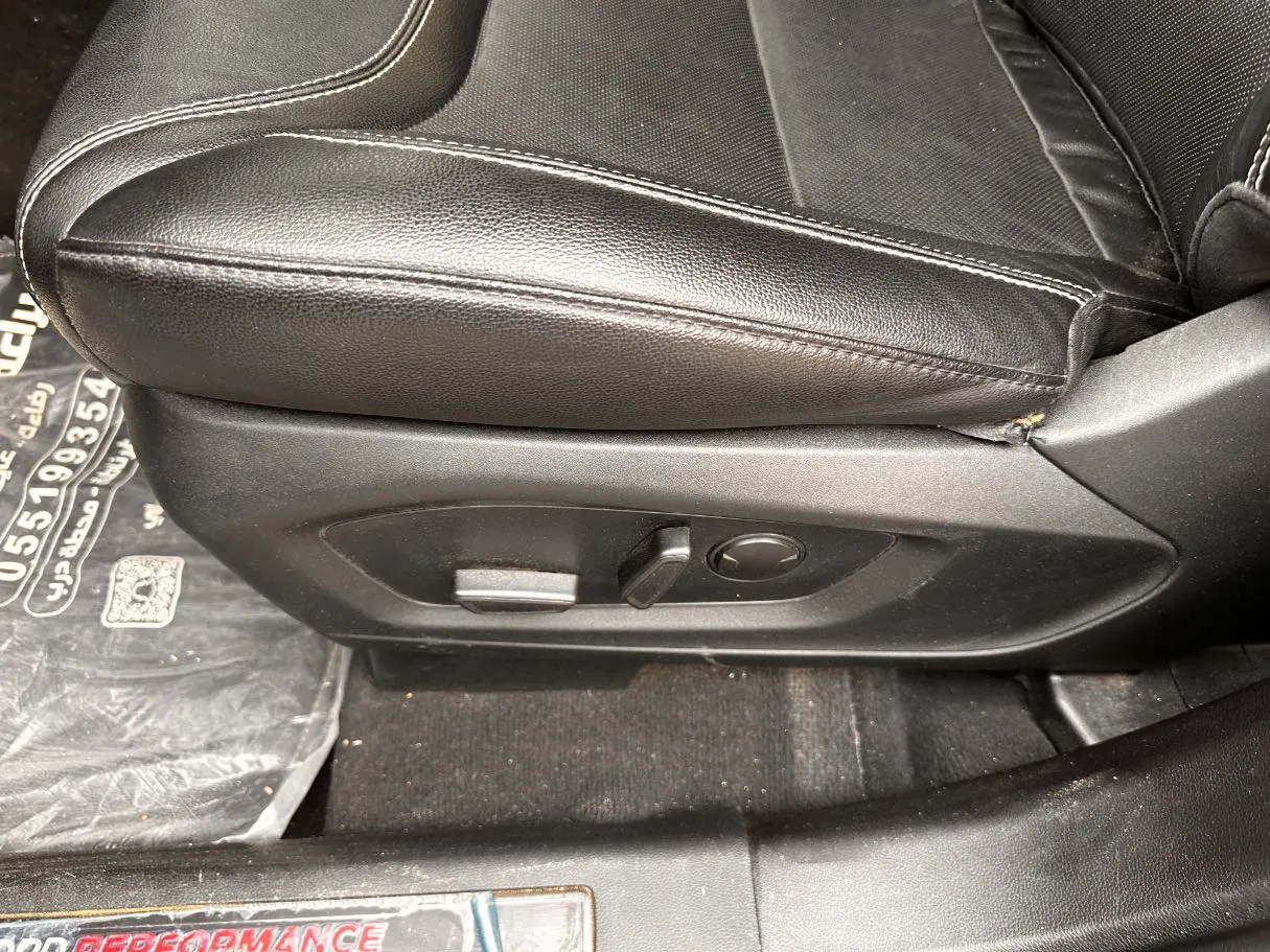 Car image 29