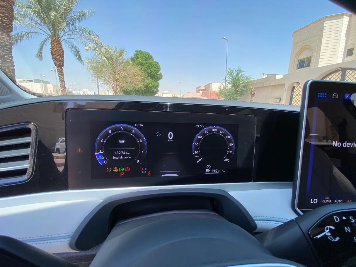 Car image 18