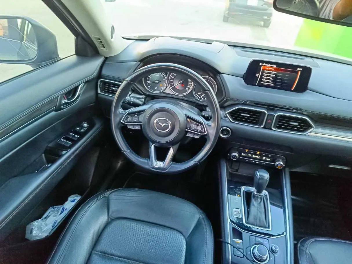 Car image 24