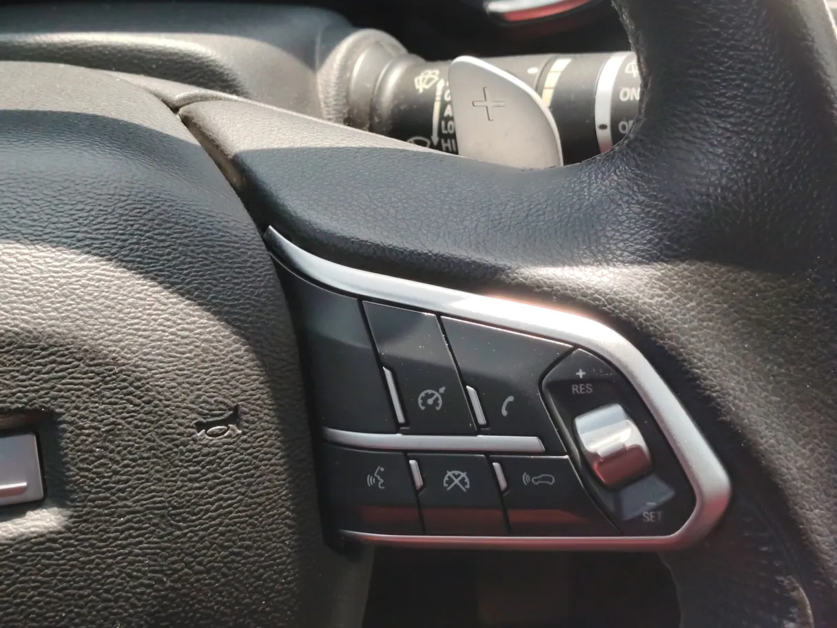 Car image 27