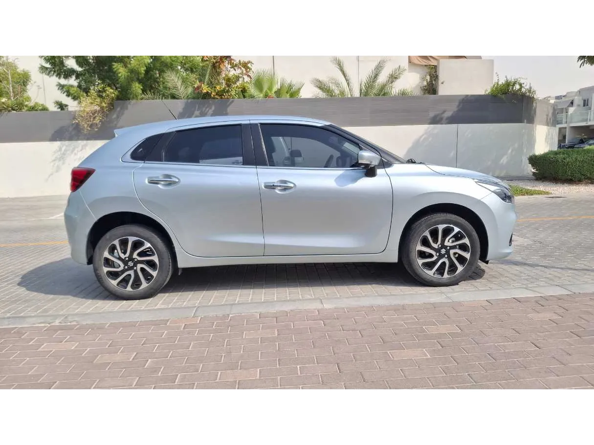 Car image 4