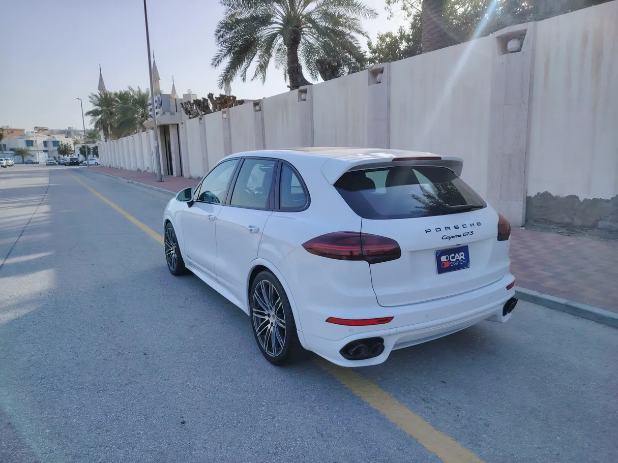 Car image 7