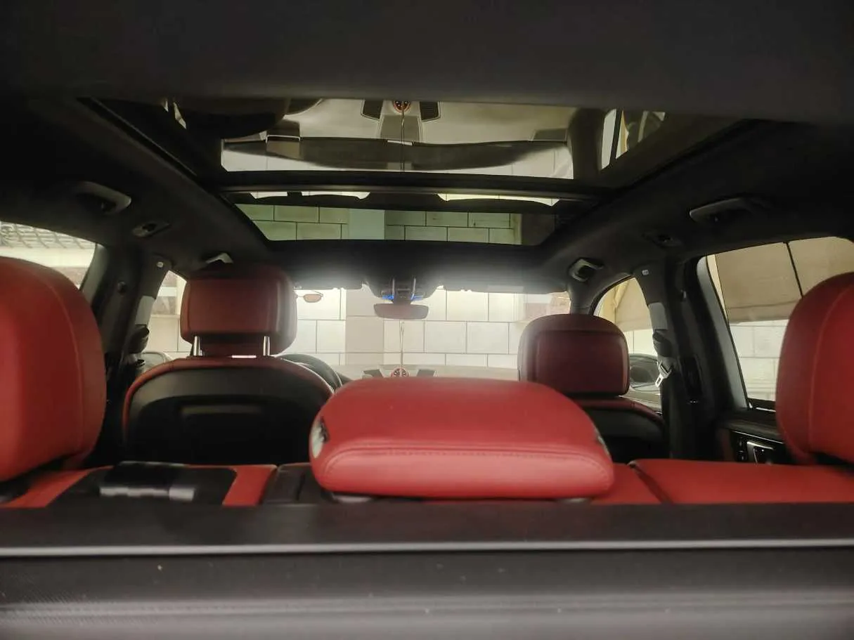 Car image 21