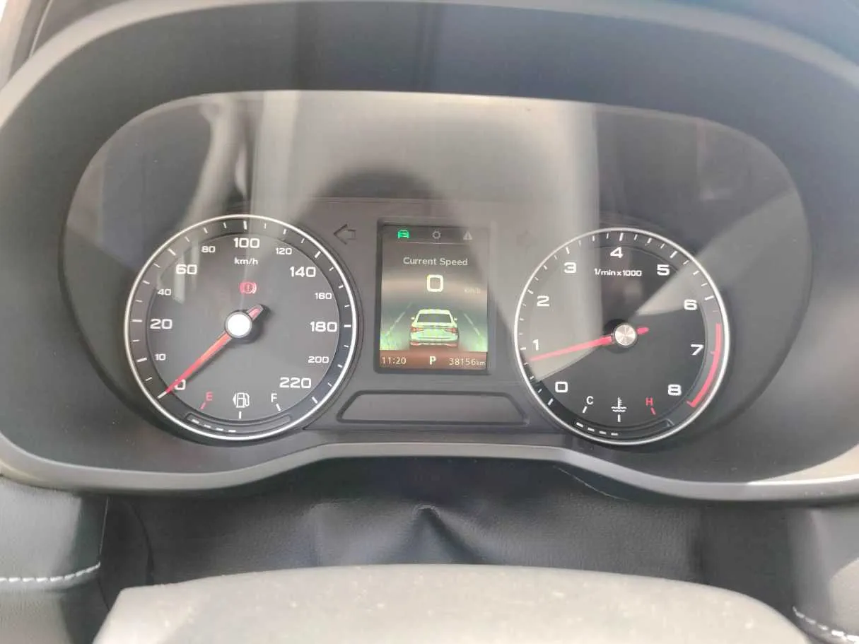 Car image 25