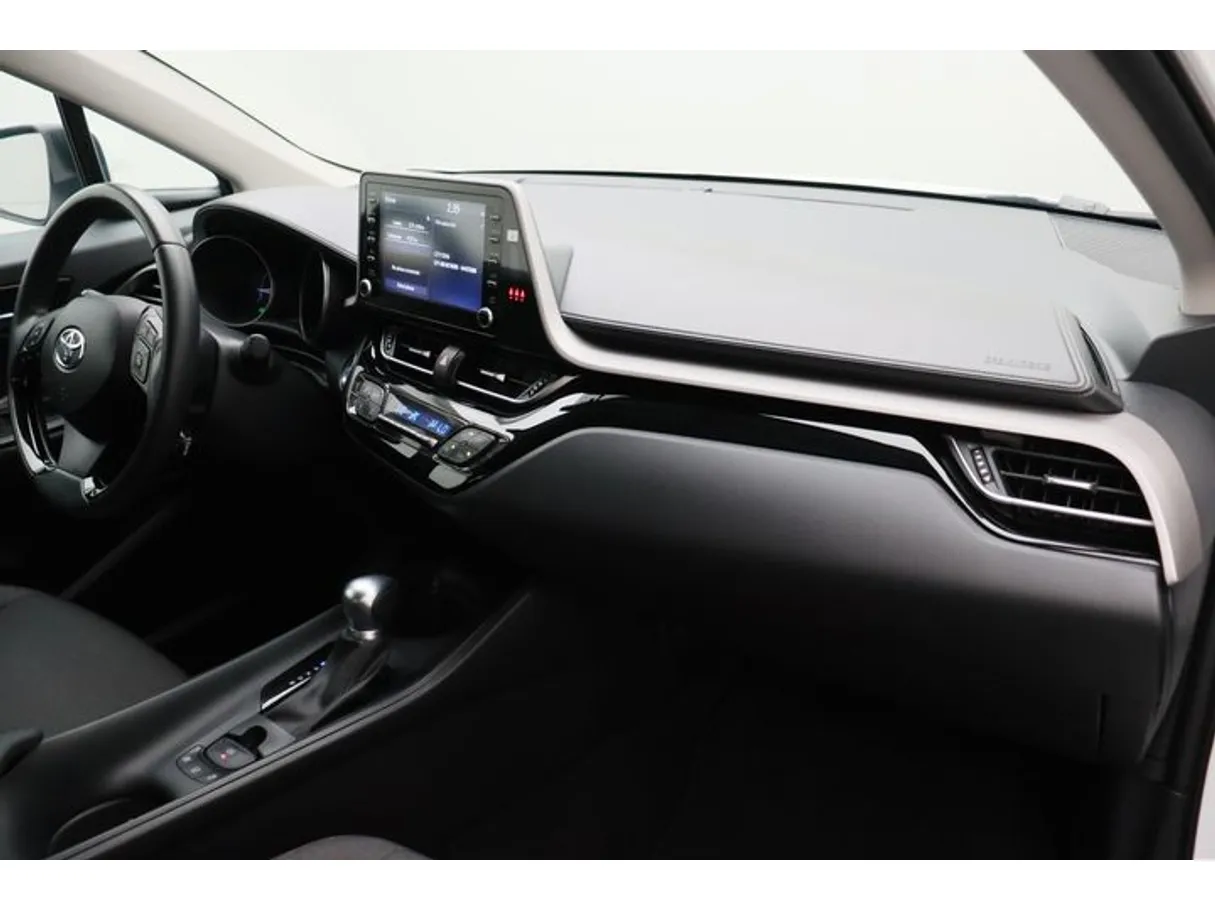 Car image 10