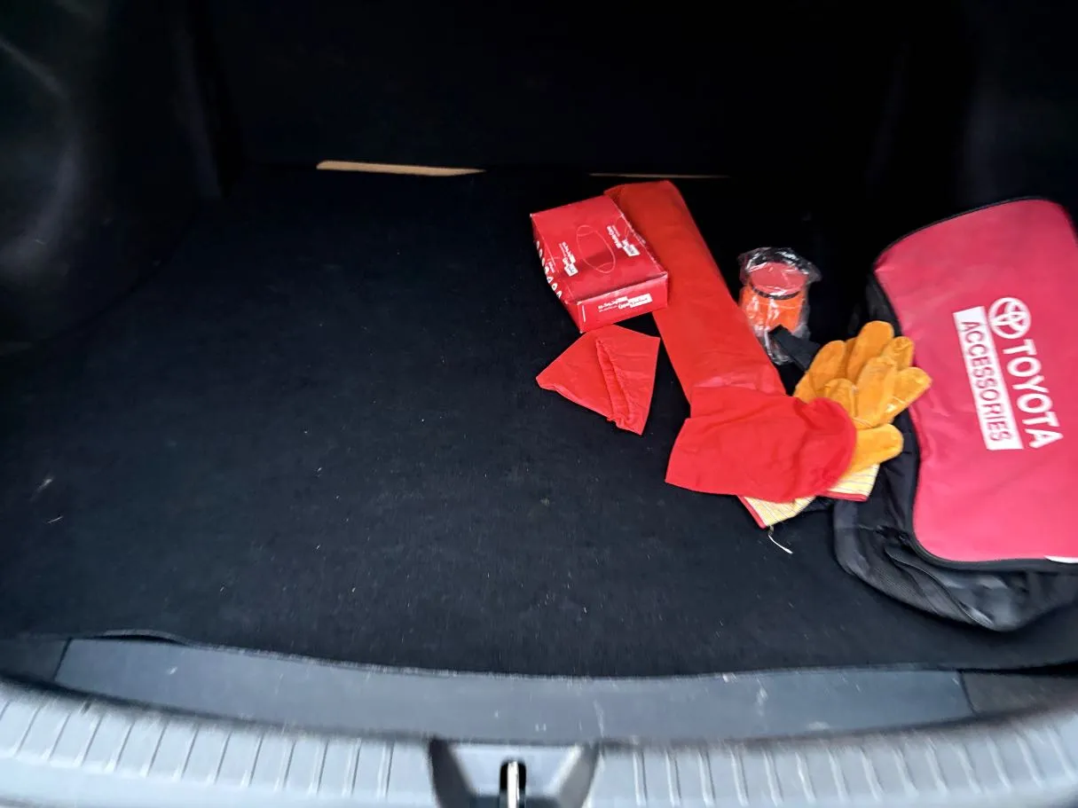 Car image 24