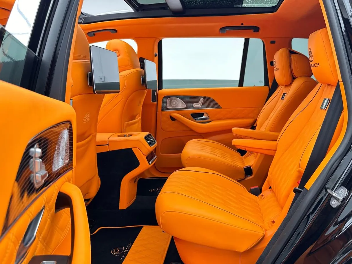 Car image 11