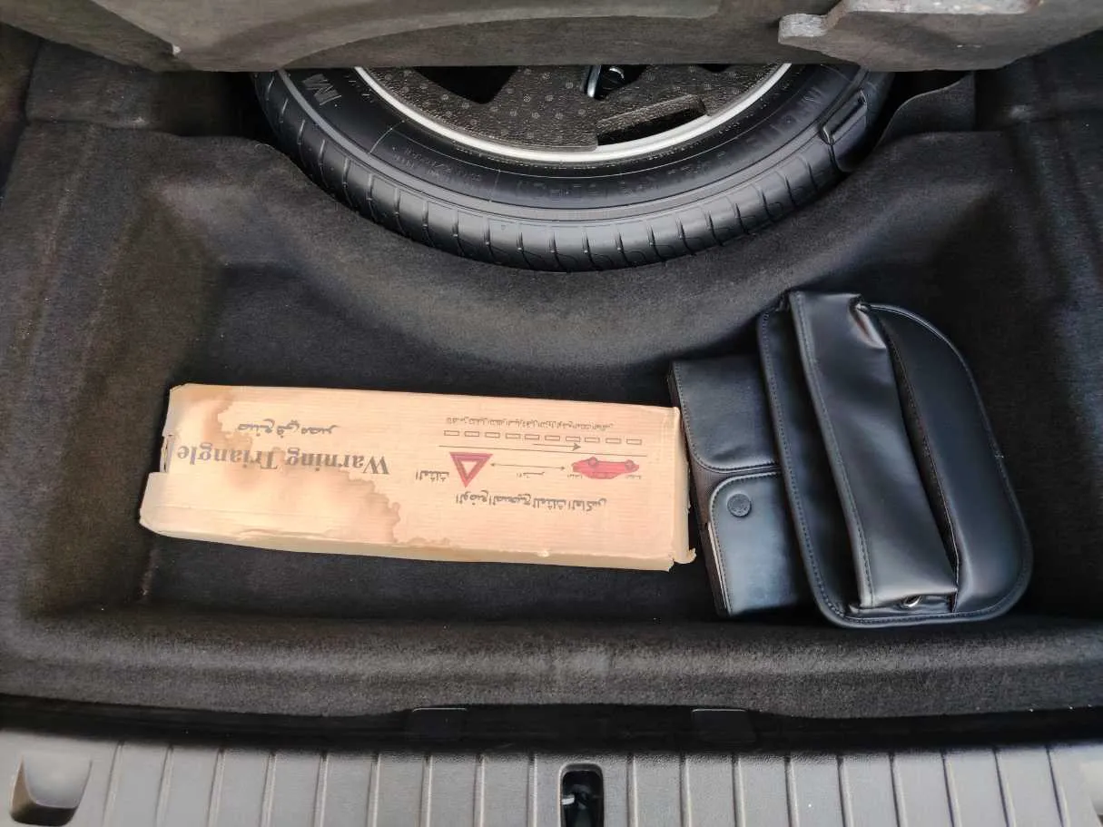 Car image 48