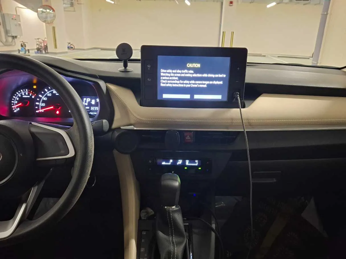Car image 17