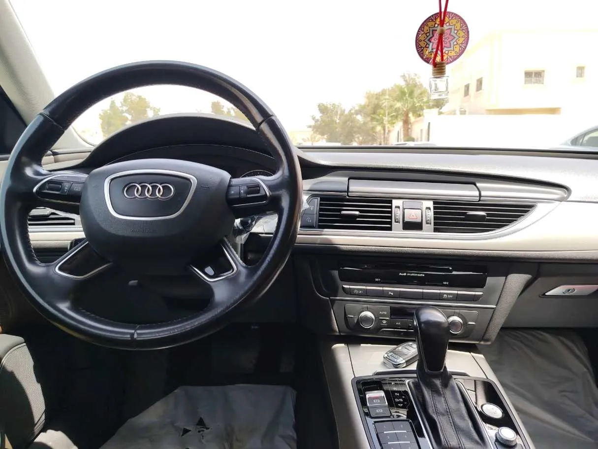 Car image 23