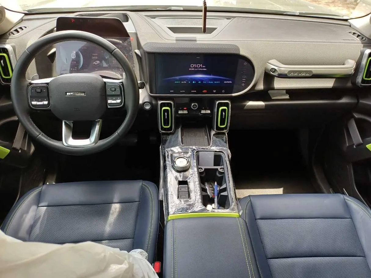 Car image 15