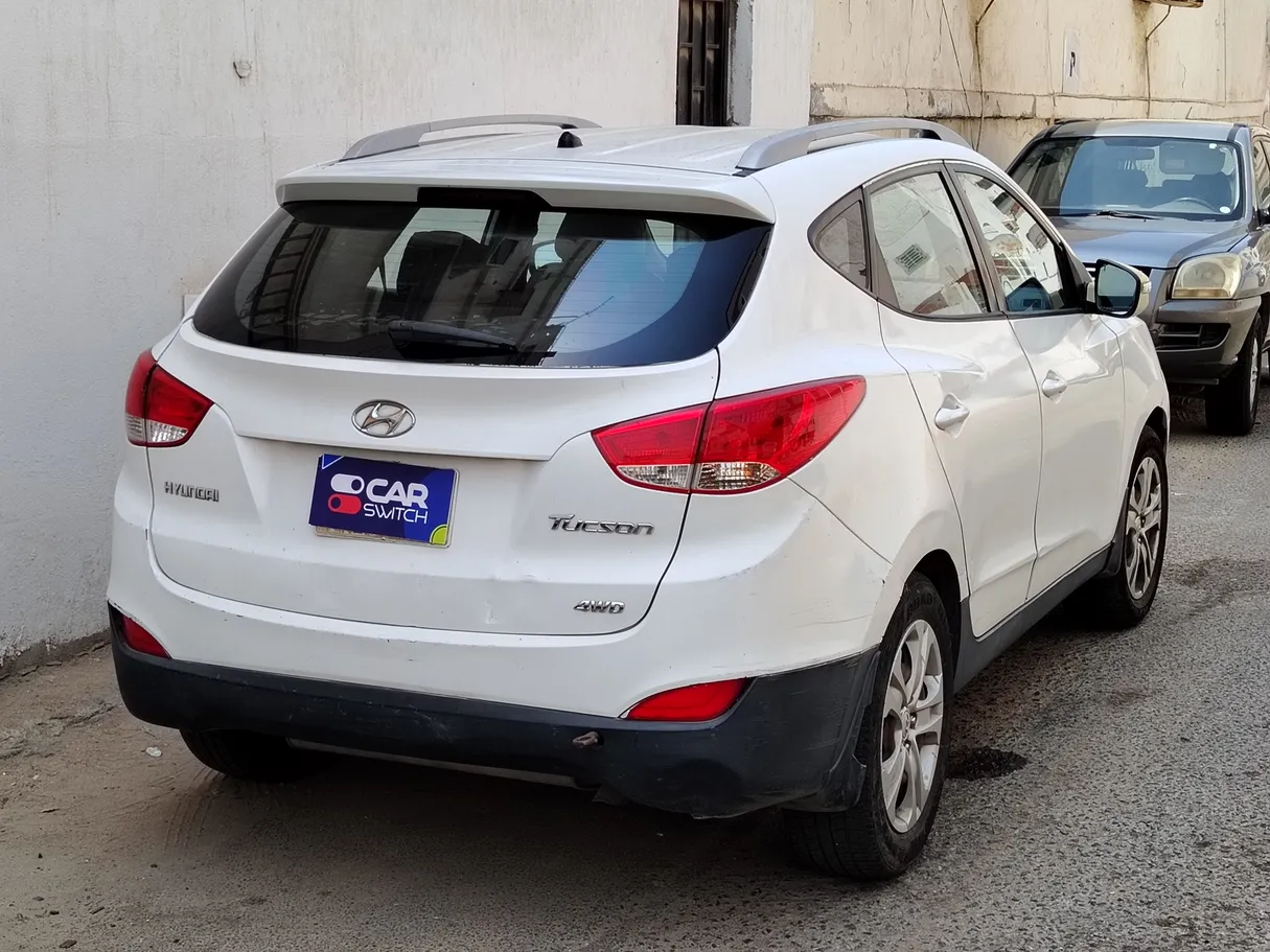 Car image 5