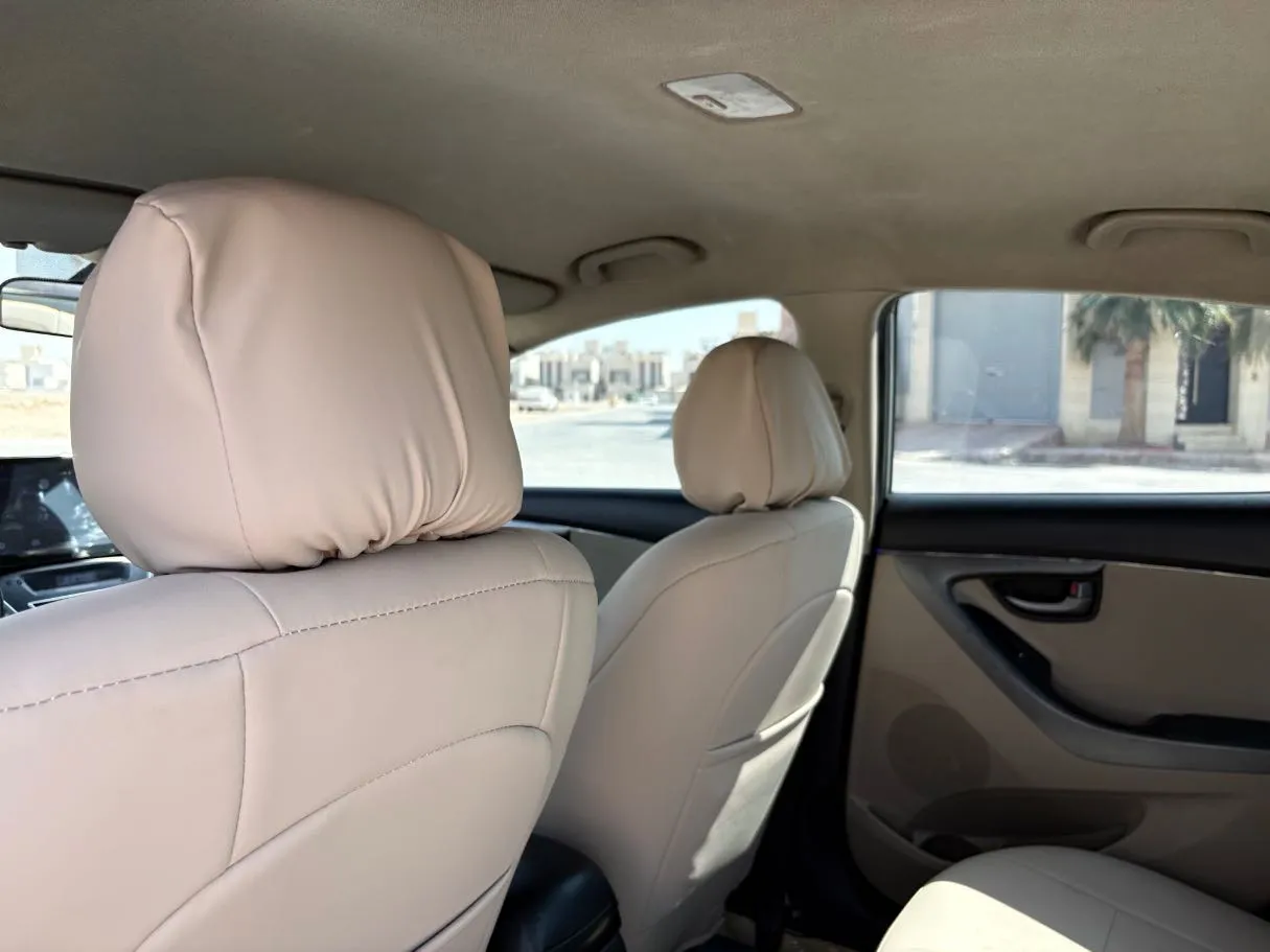 Car image 17