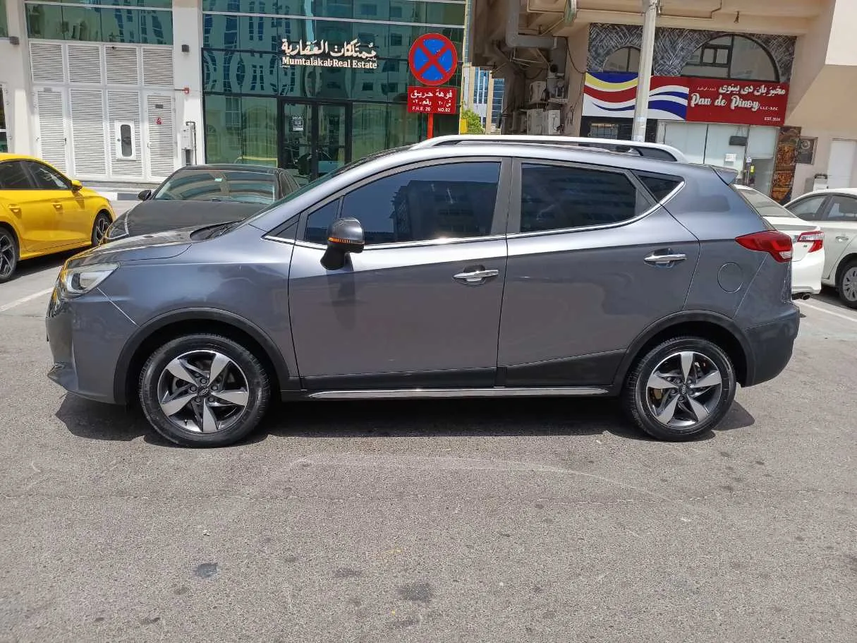 Car image 8