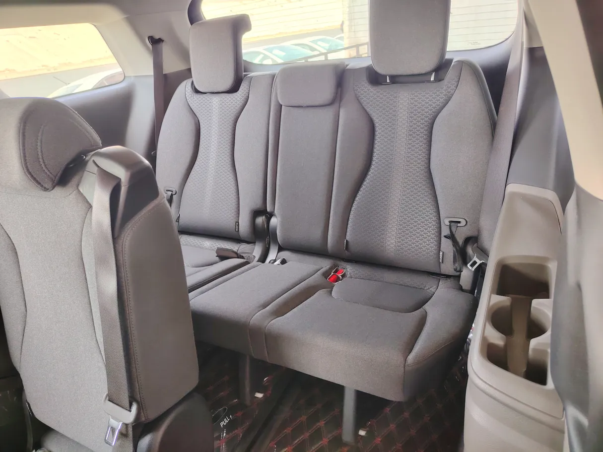 Car image 20