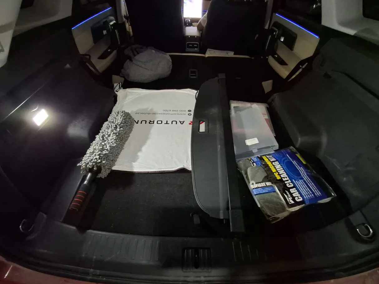 Car image 19