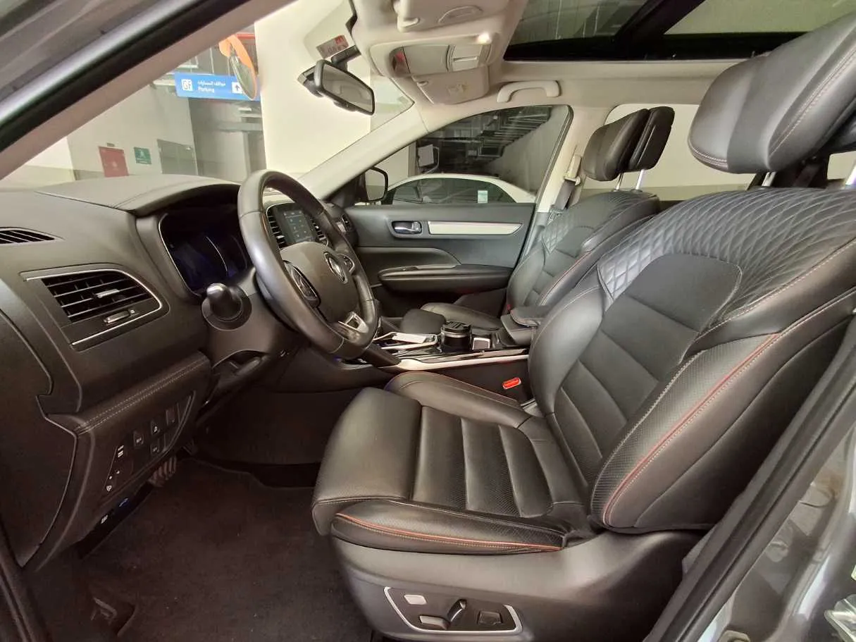 Car image 11