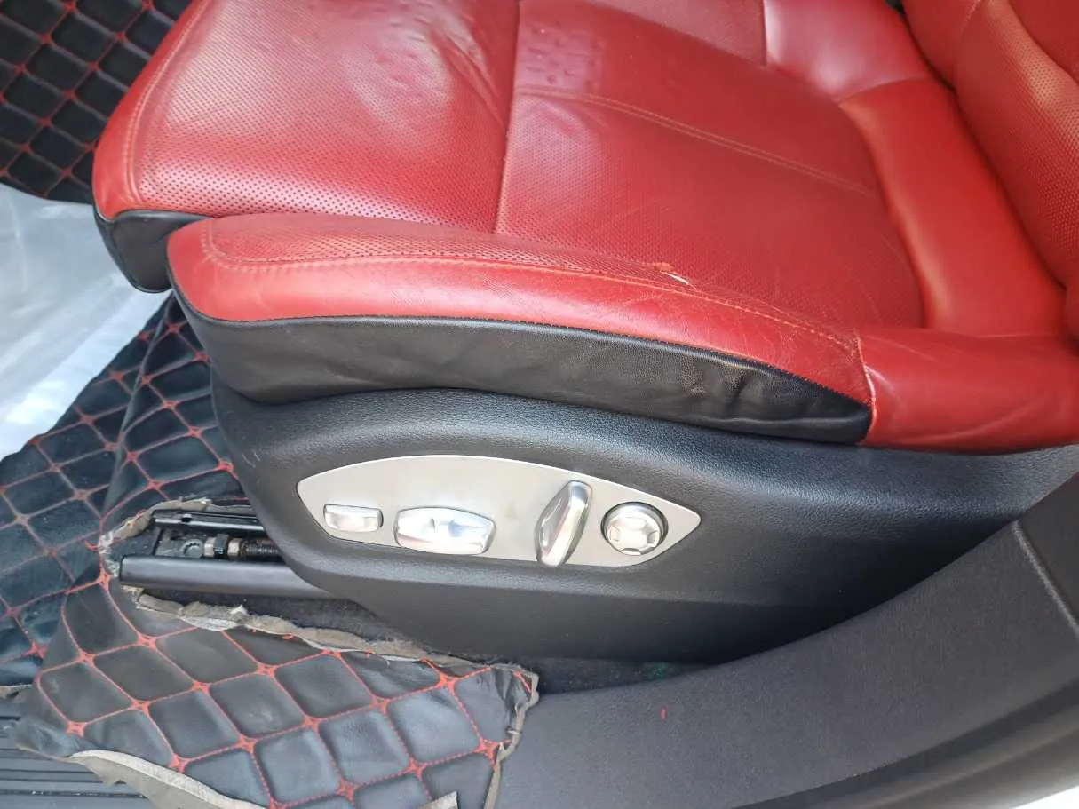Car image 24