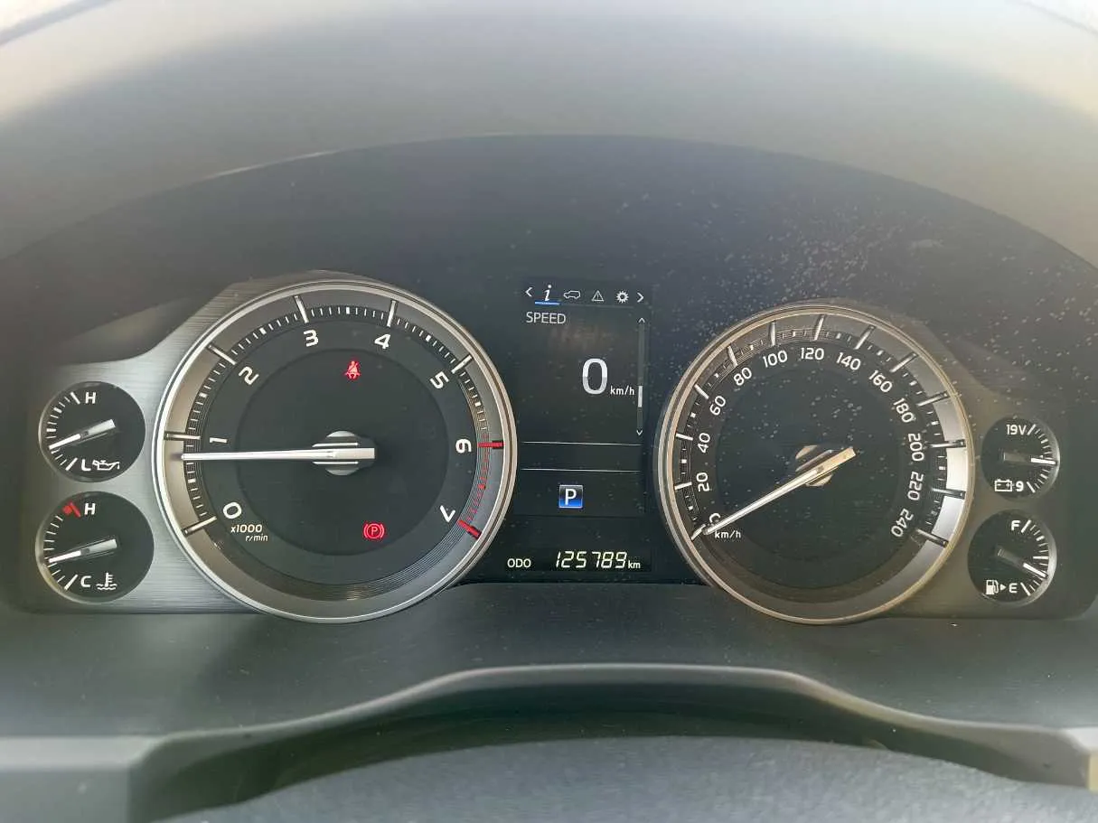 Car image 29