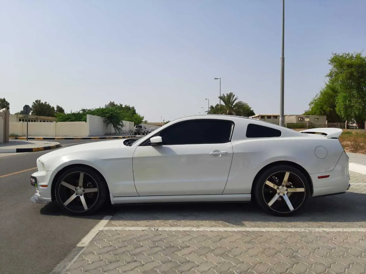 Car image 8