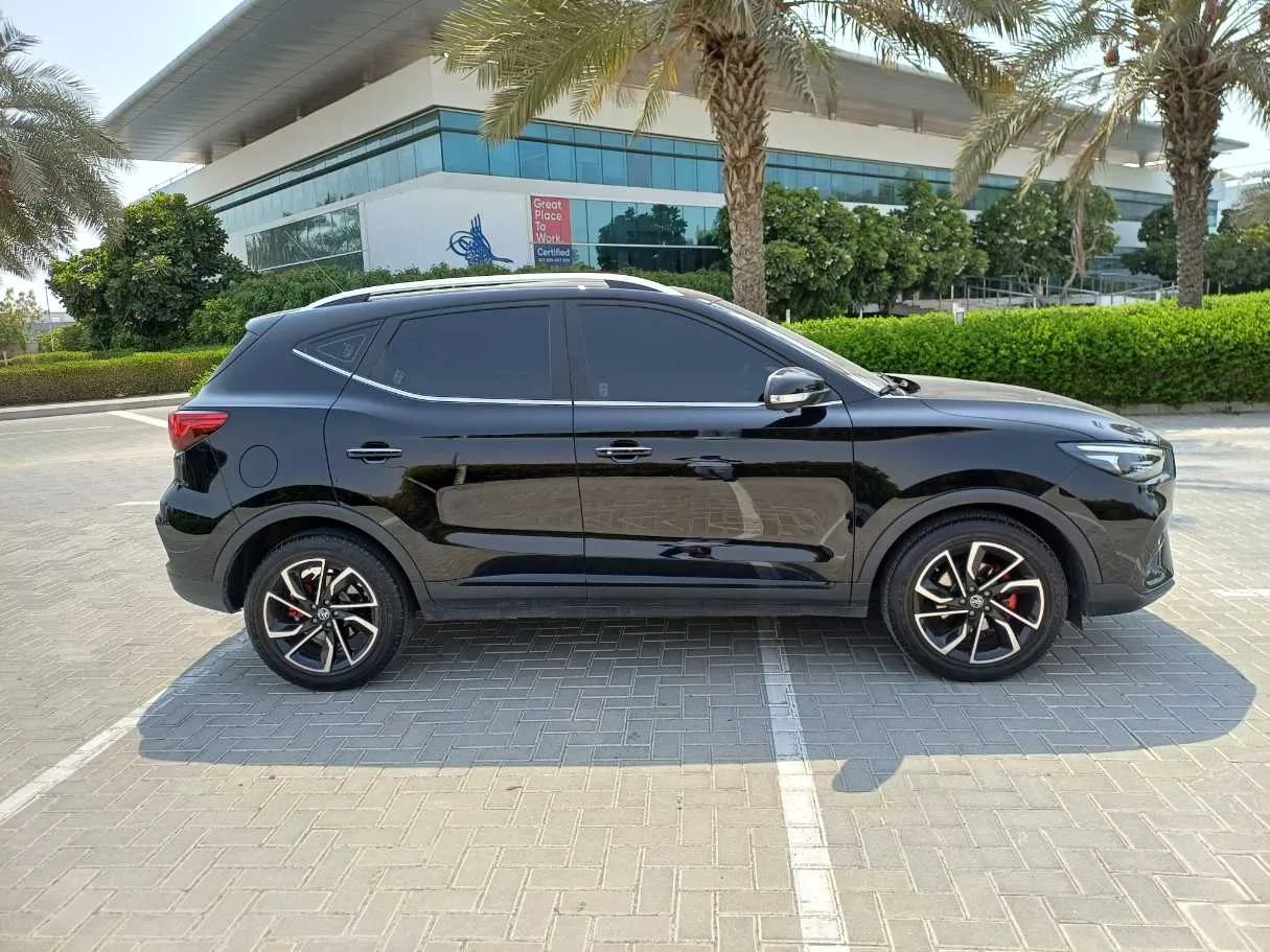 Car image 8