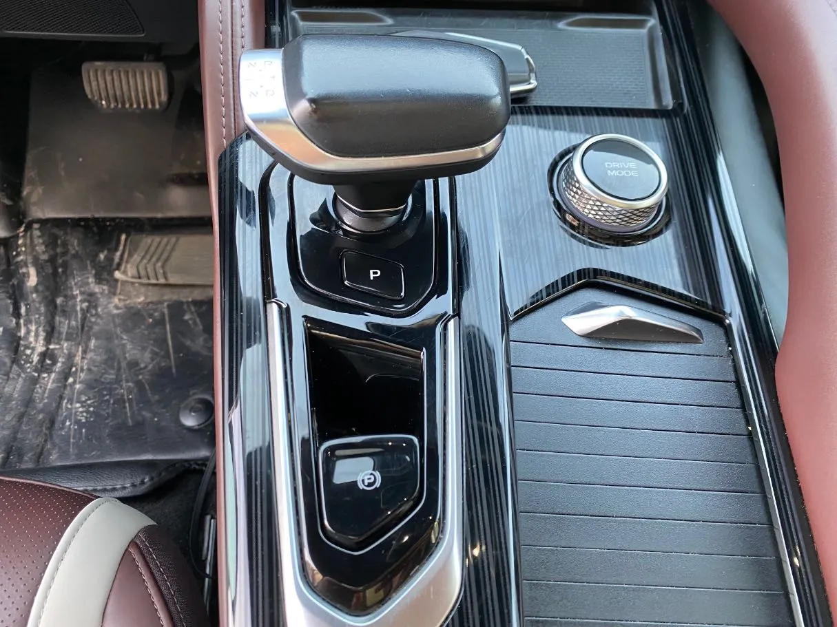 Car image 16