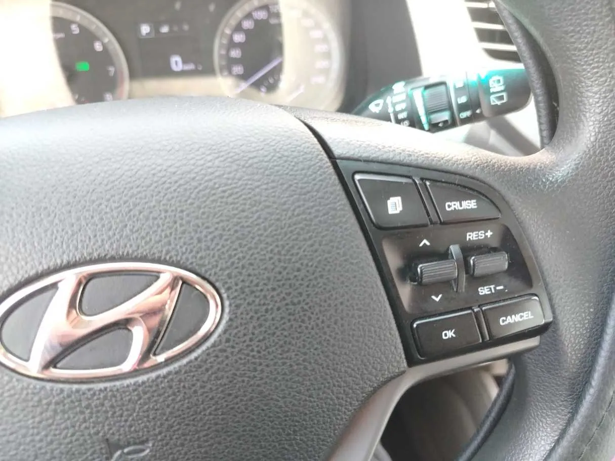 Car image 40
