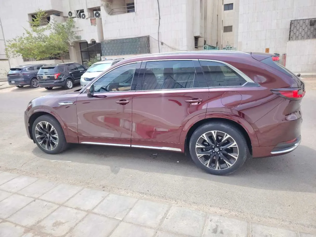 Car image 8