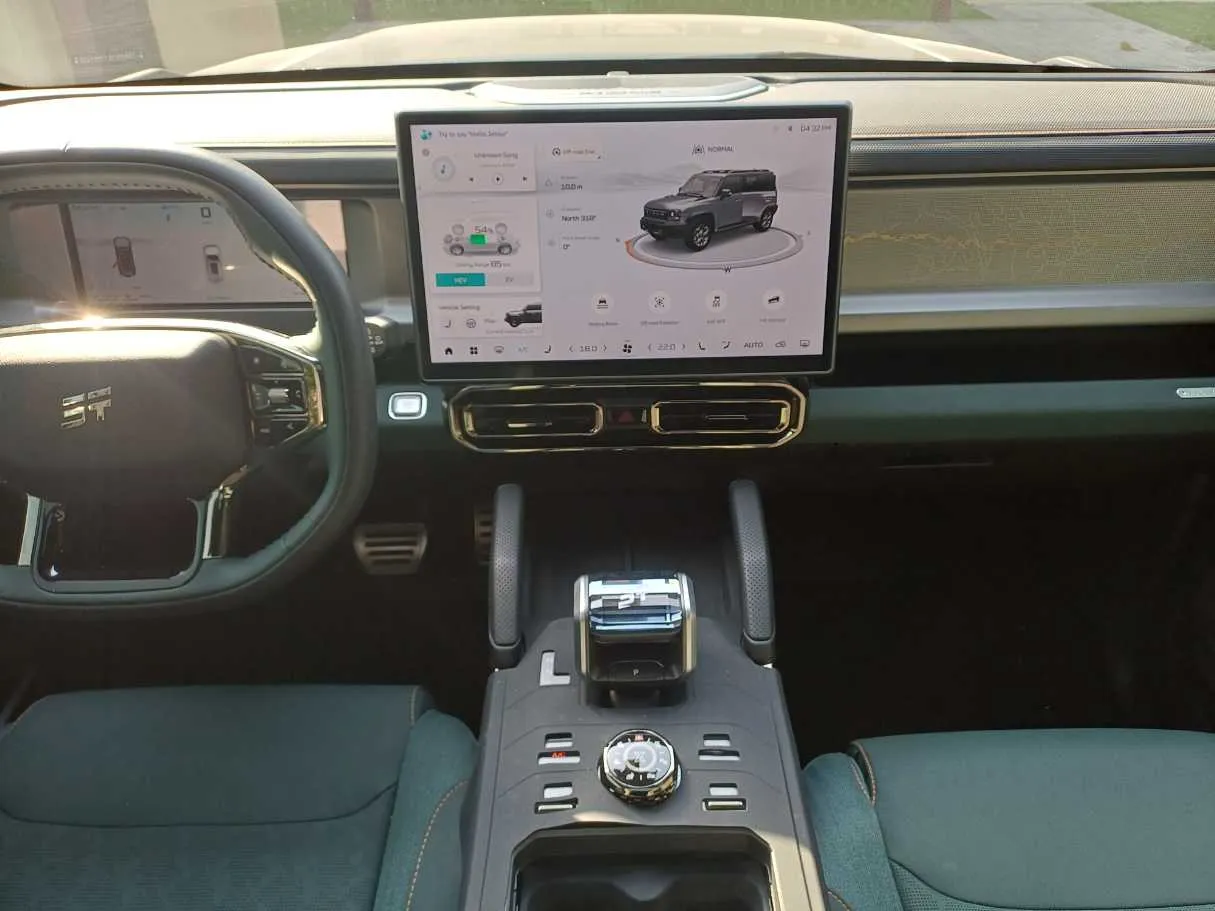 Car image 15