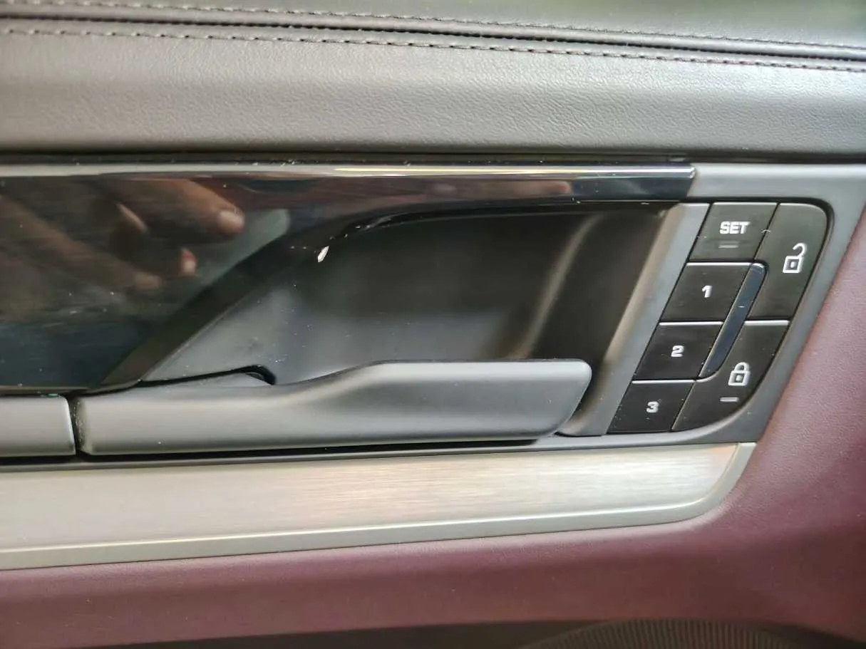 Car image 42