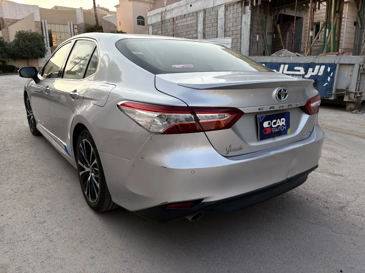 Car image 7