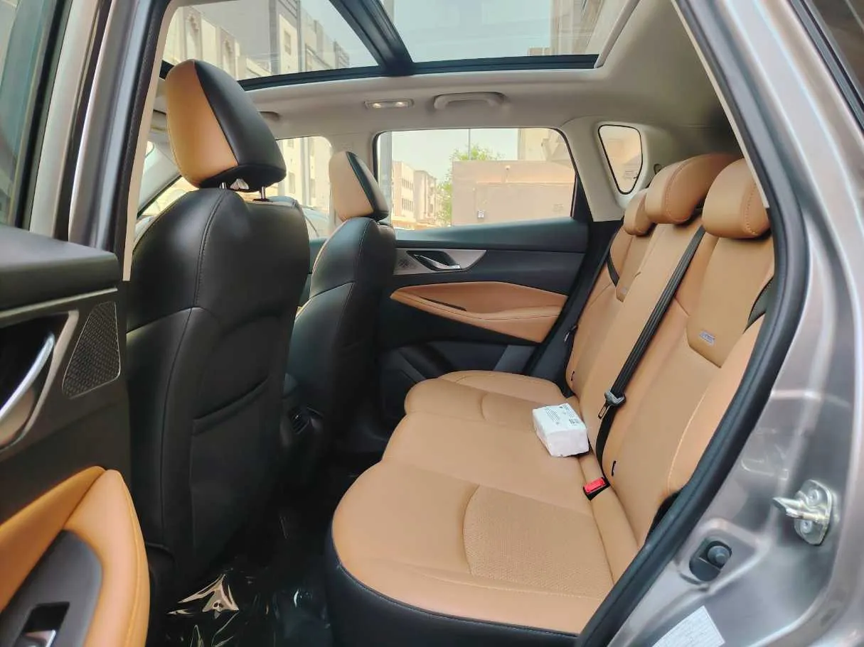 Car image 33