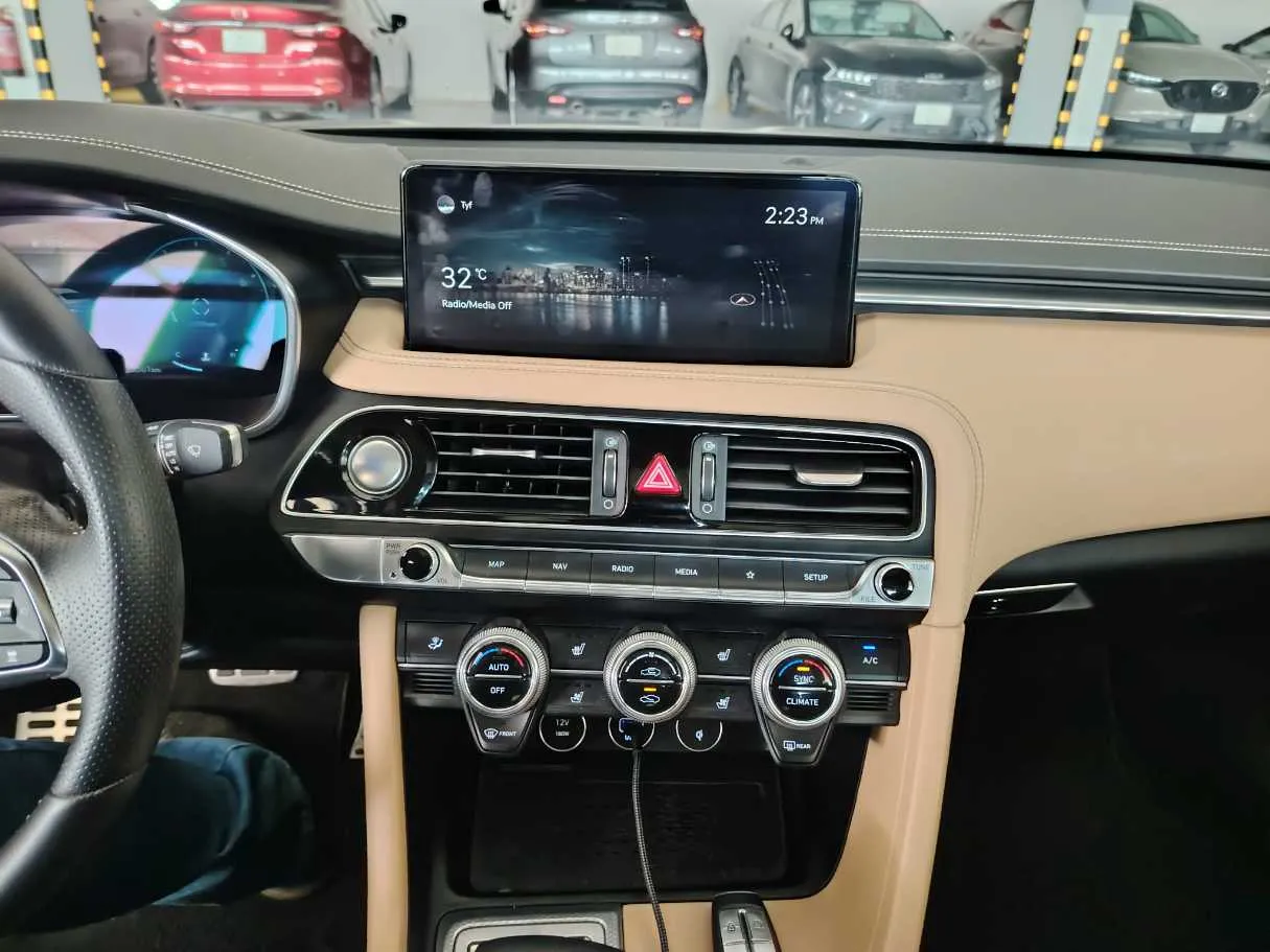 Car image 23