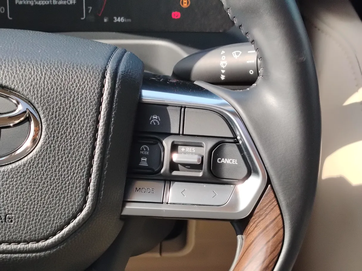 Car image 36