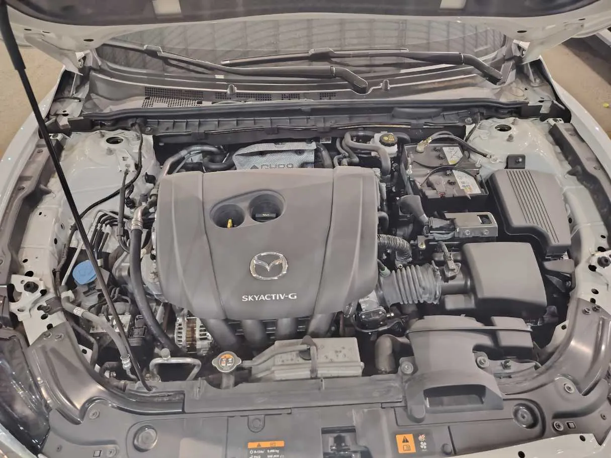 Car image 30