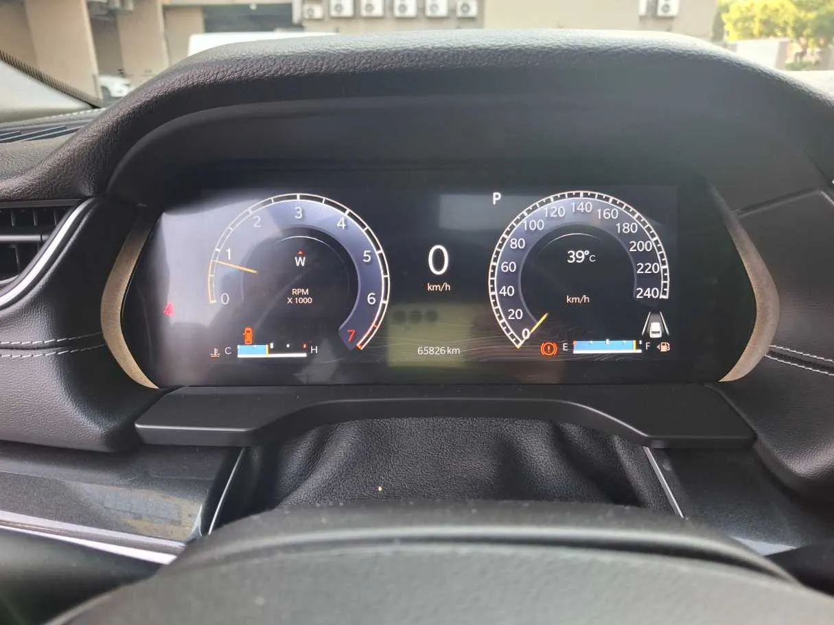 Car image 17