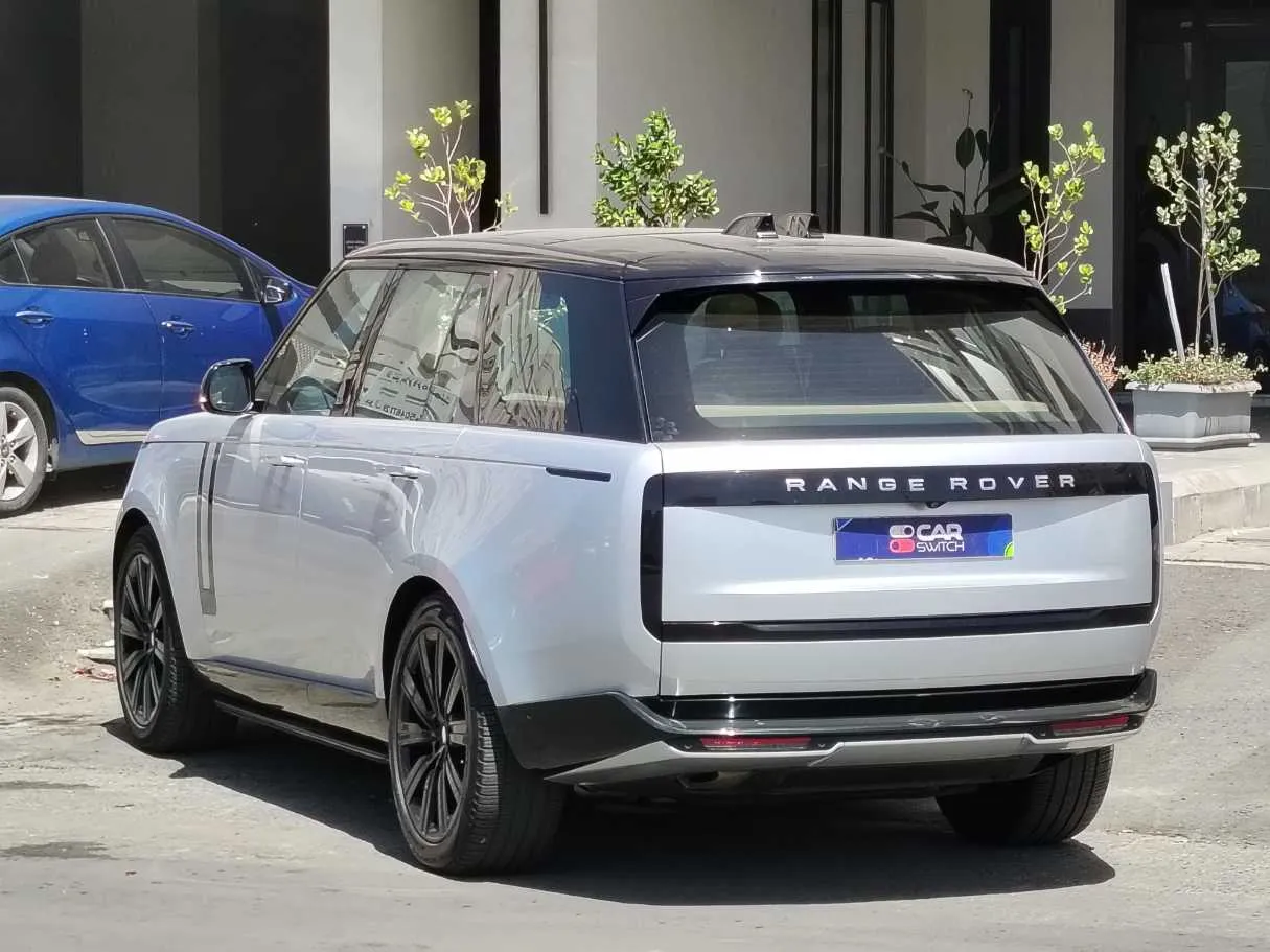 Car image 7