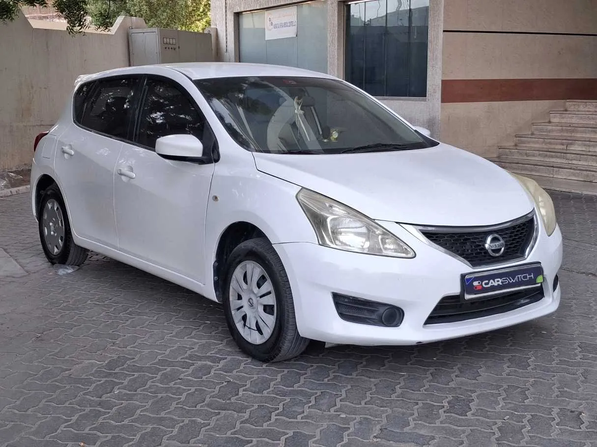 Car image 4