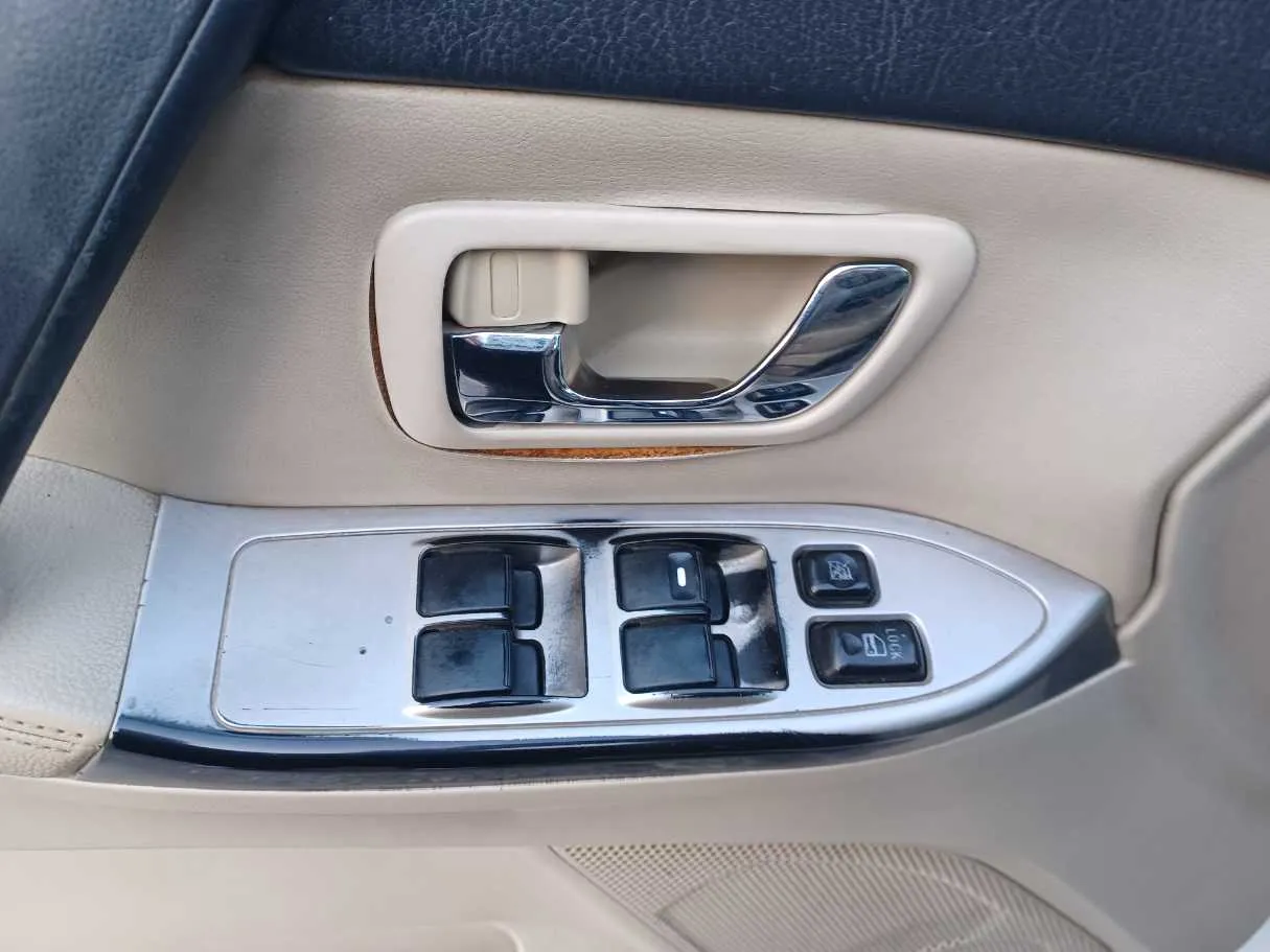 Car image 22