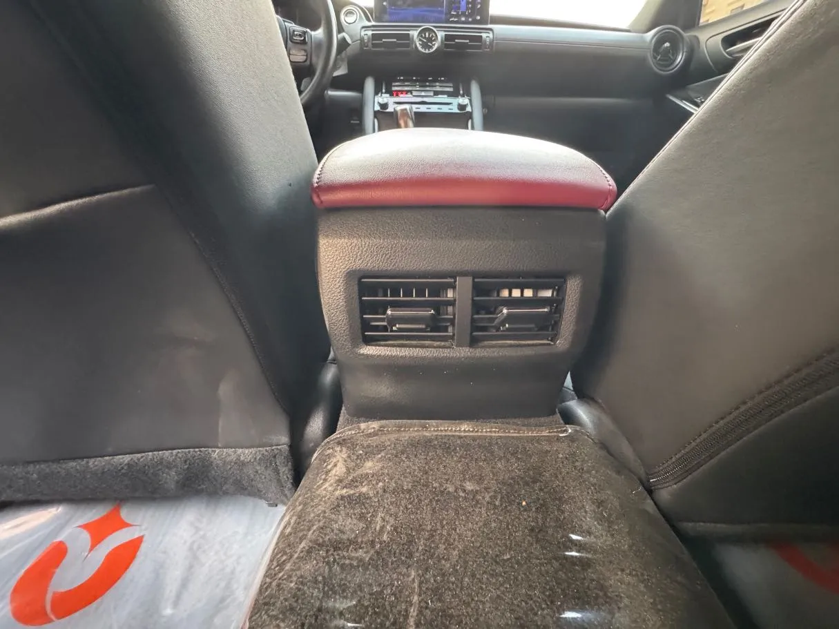 Car image 22